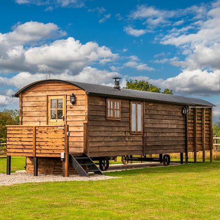 Апартаменты Ashwood Shepherd Hut -Ockeridge Rural Retreats Вустер Экстерьер фото