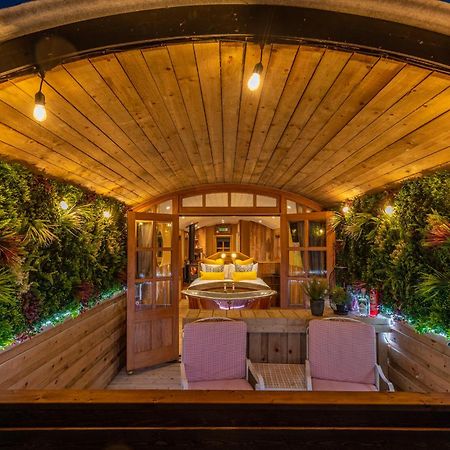 Апартаменты Ashwood Shepherd Hut -Ockeridge Rural Retreats Вустер Экстерьер фото