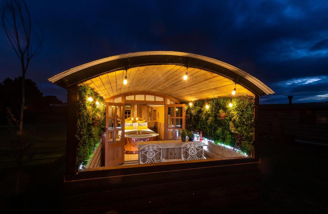 Апартаменты Ashwood Shepherd Hut -Ockeridge Rural Retreats Вустер Экстерьер фото