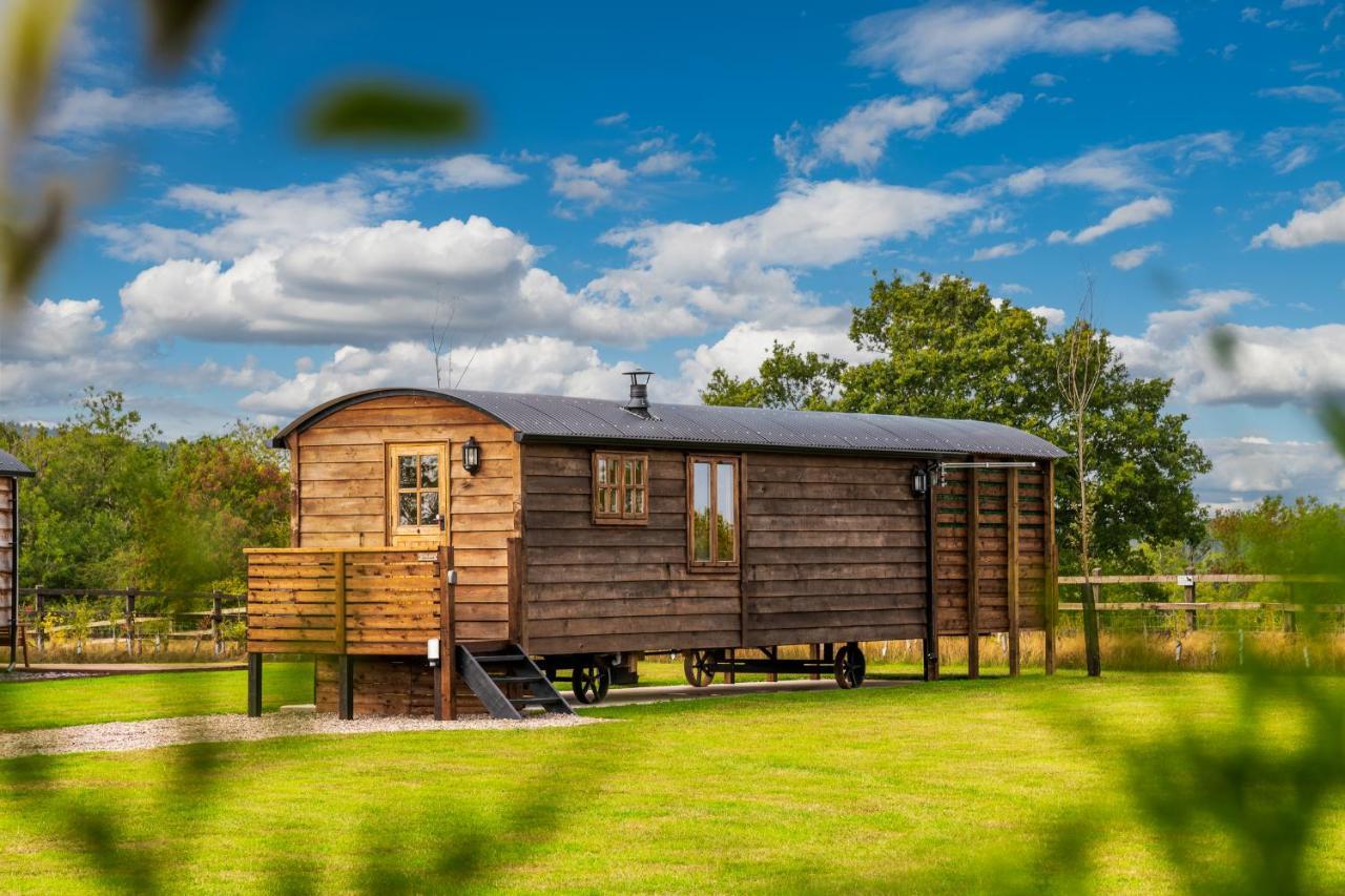 Апартаменты Ashwood Shepherd Hut -Ockeridge Rural Retreats Вустер Экстерьер фото