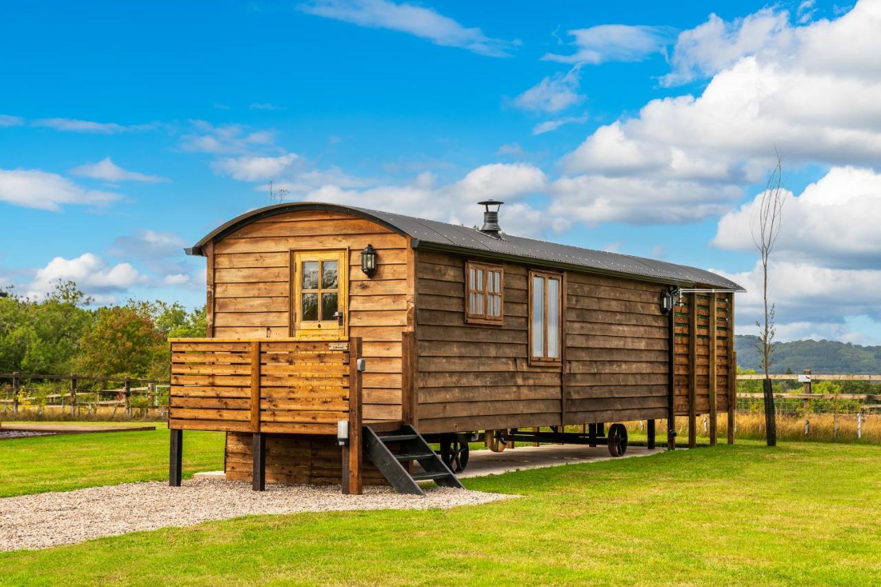 Апартаменты Ashwood Shepherd Hut -Ockeridge Rural Retreats Вустер Экстерьер фото