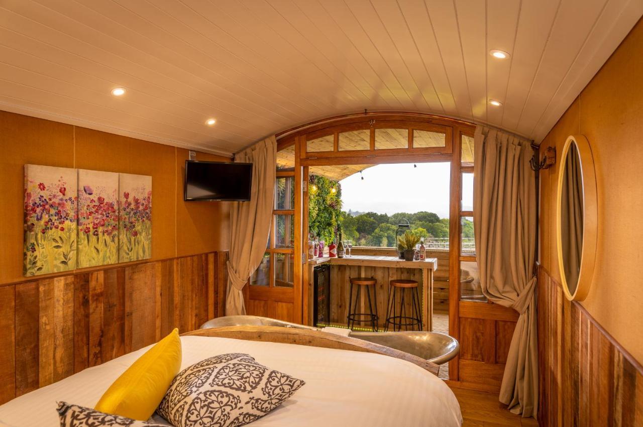Апартаменты Ashwood Shepherd Hut -Ockeridge Rural Retreats Вустер Экстерьер фото