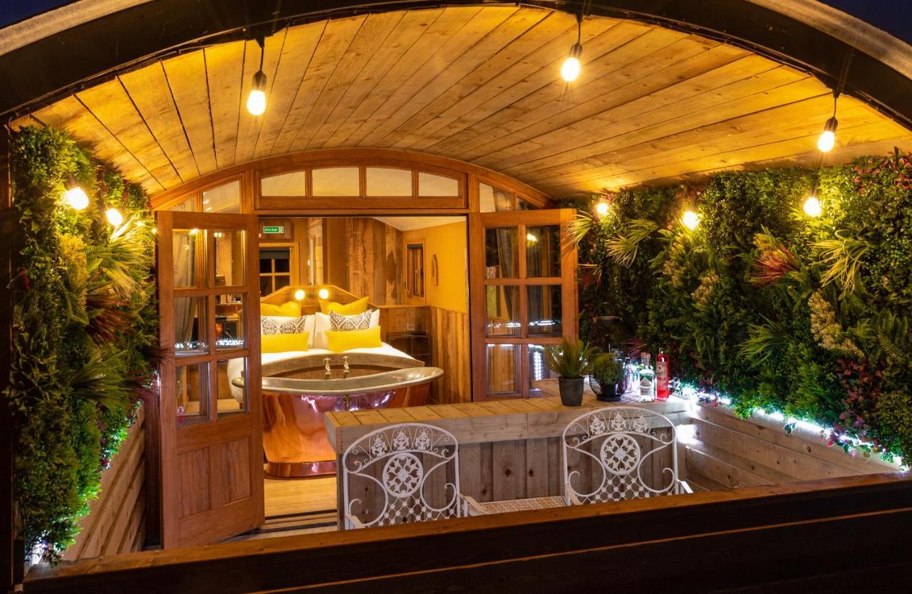 Апартаменты Ashwood Shepherd Hut -Ockeridge Rural Retreats Вустер Экстерьер фото